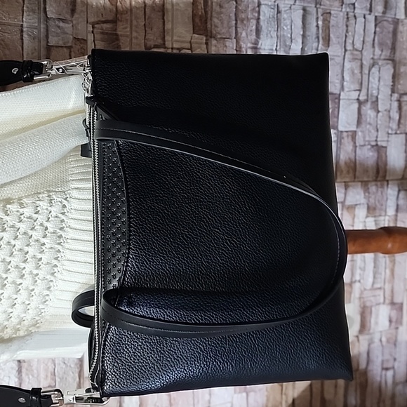 Calvin Klein Elegant Black Shoulder Bag Brand New No Tag - Picture 4 of 15